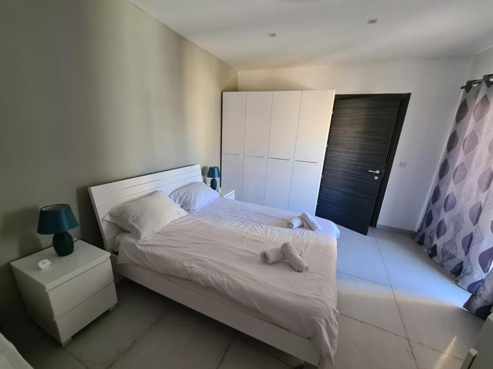 St Julians Central 2 Bedroom Apartment San Giuliano Esterno foto